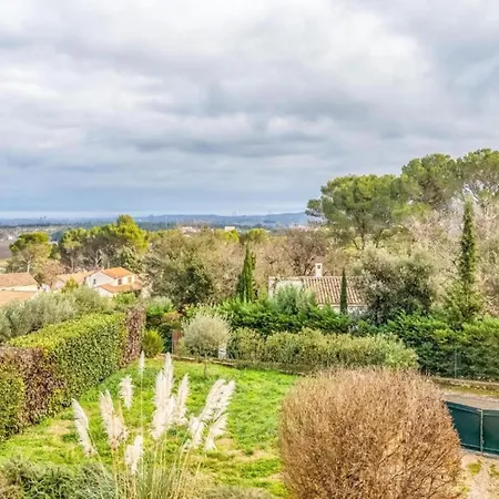 Beautiful Maisonette With Air Conditioning In The Gard